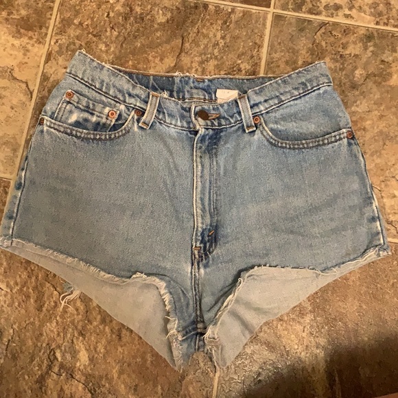 Levi shorts - Picture 2 of 4